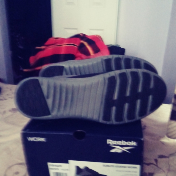 Reebook - Picture 6 of 7